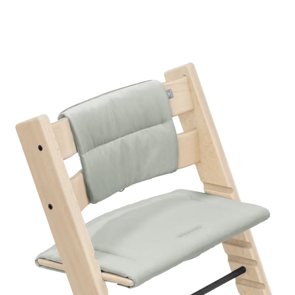Almofada Stokke Tripp Trapp Cushion em poliéster 100% reciclado, repelente à água e antiderrapante, compatível com todas as cadeiras Tripp Trapp.
Glacier Green