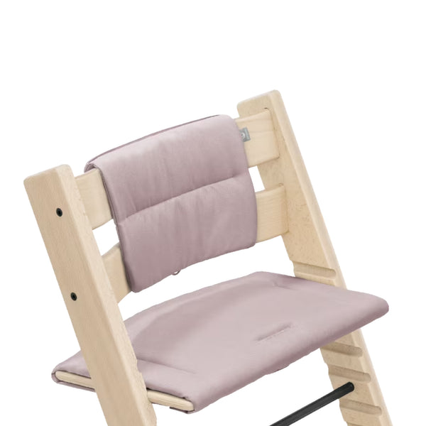 Almofada Stokke Tripp Trapp Cushion em poliéster 100% reciclado, repelente à água e antiderrapante, compatível com todas as cadeiras Tripp Trapp.
Heather Mauve