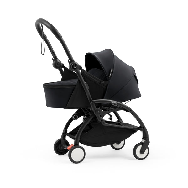 Carrinho Stokke YOYO⁵ + Ninho desde o nascimento, com posição totalmente deitada, dobragem ultracompacta com uma mão, suspensão nas quatro rodas e conjunto de assento incluído.
Black