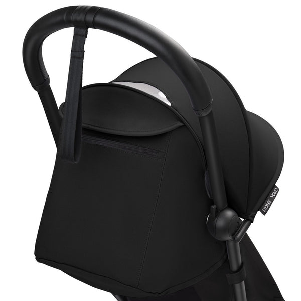 Carrinho Stokke YOYO³ compacto e ultraleve ideal para viagens e cabine de avião estrutura preta cor preto