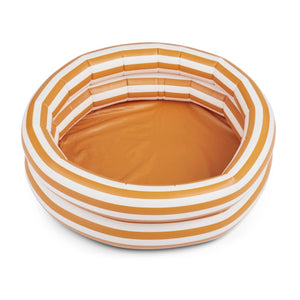 Piscina infantil de 80 cm em PVC com capacidade de 43 litros, ideal para brincar no jardim, varanda ou praia durante o verão.