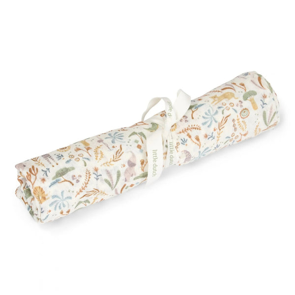 Swaddle Little Dutch 120 × 120 cm em musselina de 100% algodão orgânico, disponível nos designs Safari Wonders.