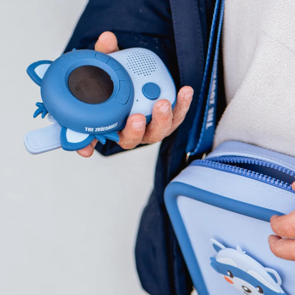 Walkie Talkie Zoo para crianças com ecrã digital, lanterna integrada e alcance até 3 km para aventuras ao ar livre racoon