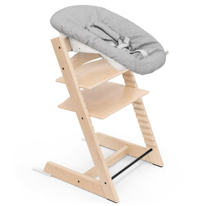 Cadeira Tripp Trapp® com Baby Set² e Newborn Set da Stokke®, solução evolutiva desde o nascimento que acompanha o crescimento da criança até à infância. Beech Natural