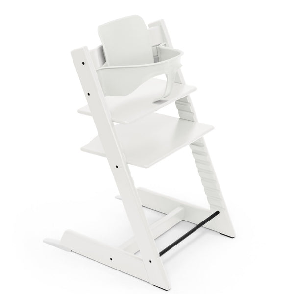 Cadeira Tripp Trapp® com Baby Set² e Newborn Set da Stokke®, solução evolutiva desde o nascimento que acompanha o crescimento da criança até à infância. Beech White