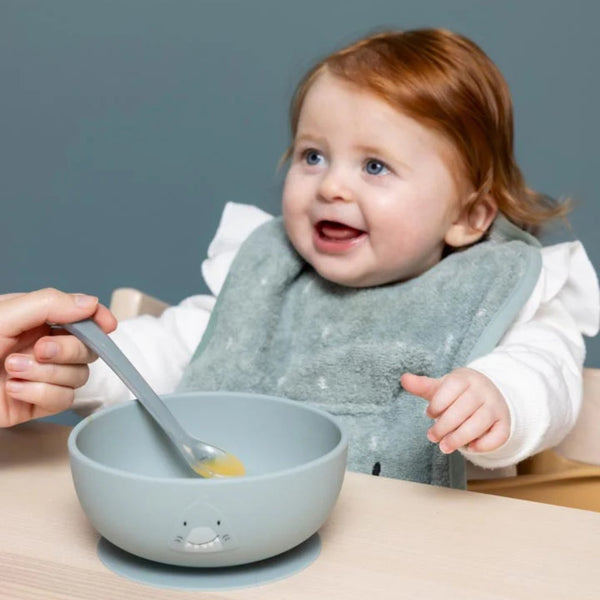 Conjunto de 3 colheres para bebé em silicone alimentar com ponta macia, cabo comprido e design colorido, ideais para as primeiras refeições e introdução alimentar Mr. Shark