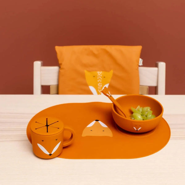 Tigela infantil em 100% silicone com base de ventosa, resistente a quedas e pensada para promover maior autonomia durante as refeições.
Mr Fox