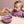 Tigela infantil em 100% silicone com base de ventosa, resistente a quedas e pensada para promover maior autonomia durante as refeições.
Mrs Peacock