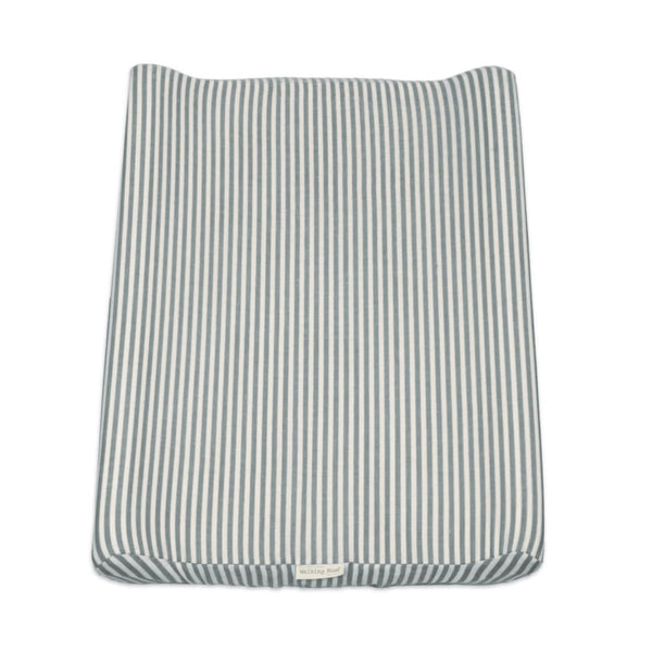 Colchão Muda Fraldas Praliné Stripes Walking Mum com espuma viscoelástica, capa impermeável, base antiderrapante e muda-fraldas adicional, ideal para mudar o bebé com conforto e segurança. Verde