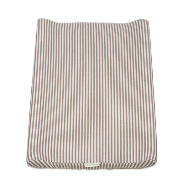 Colchão Muda Fraldas Praliné Stripes Walking Mum com espuma viscoelástica, capa impermeável, base antiderrapante e muda-fraldas adicional, ideal para mudar o bebé com conforto e segurança. Vermelho