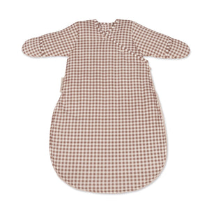 Saco de Dormir de Inverno Praliné Walking Mum em 100% algodão TOG 2.5 com mangas, ideal para manter o bebé quente, confortável e seguro durante as noites frias. Vermelho.