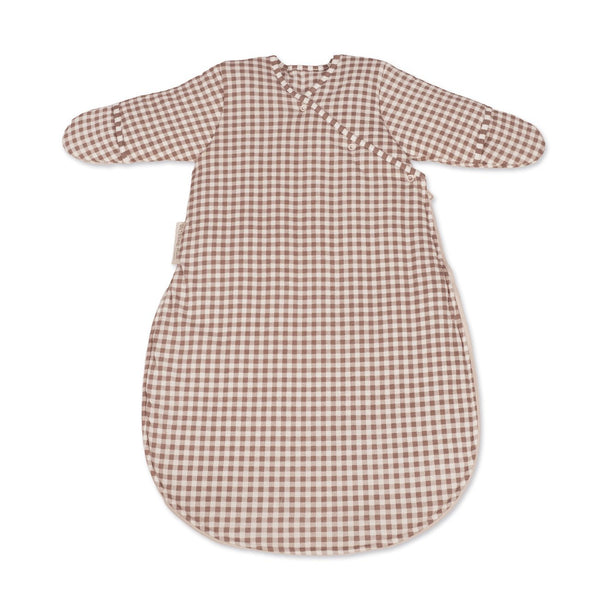 Saco de Dormir de Inverno Praliné Walking Mum em 100% algodão TOG 2.5 com mangas, ideal para manter o bebé quente, confortável e seguro durante as noites frias. Vermelho.